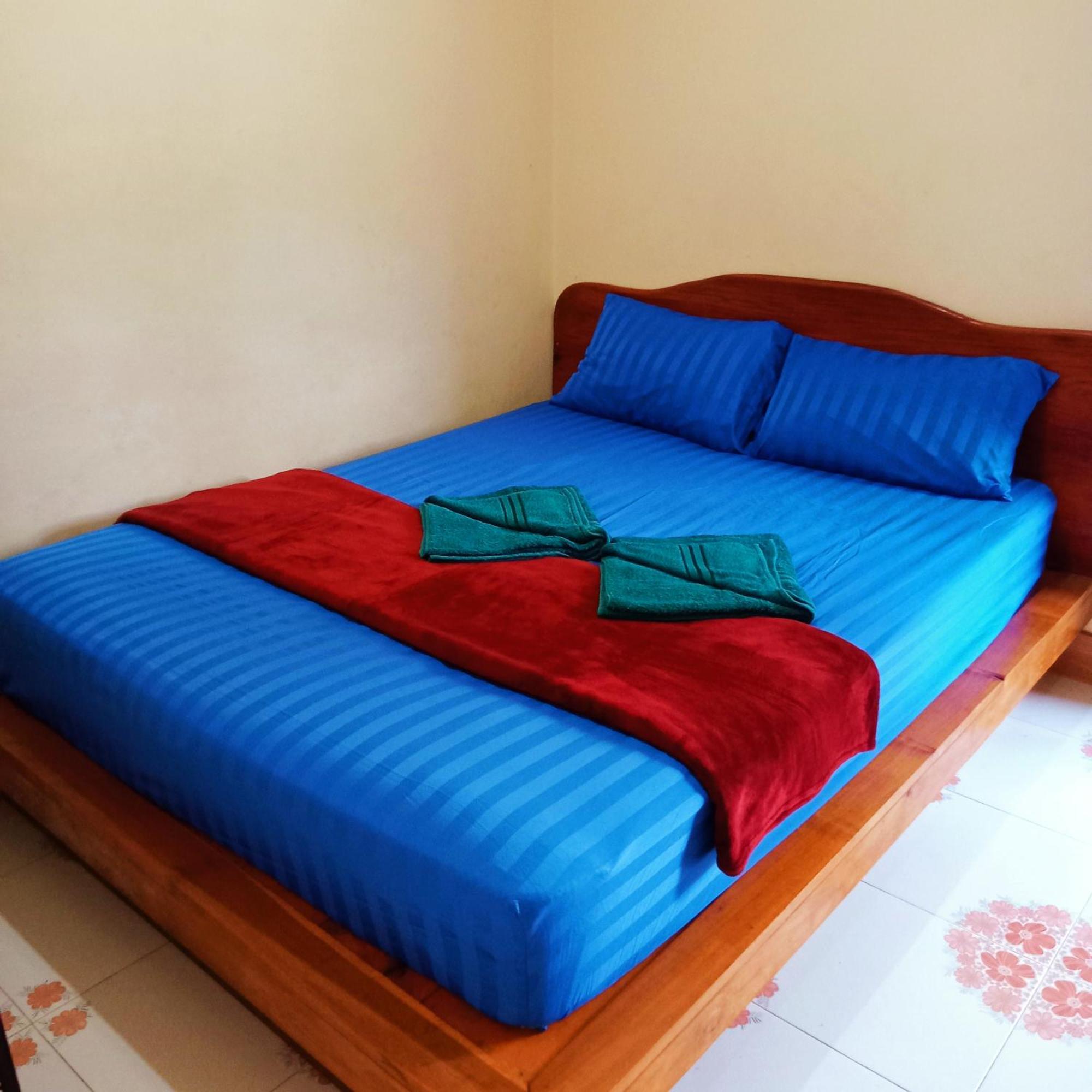 Lanta Orange House Hostel Koh Lanta Bagian luar foto