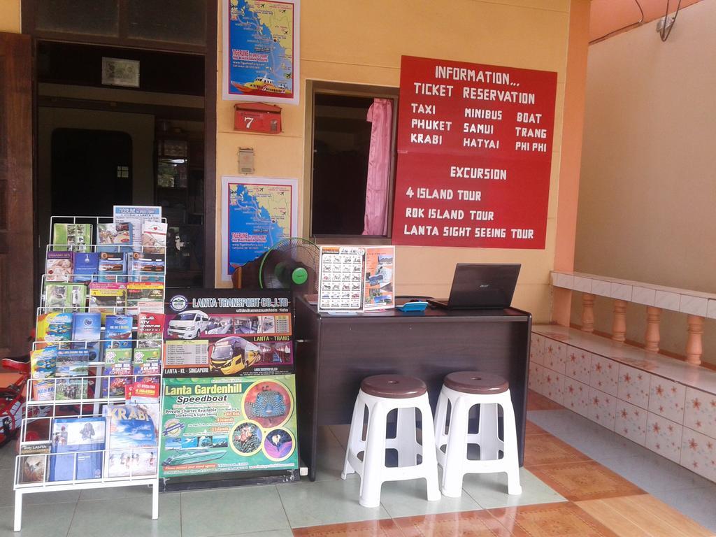 Lanta Orange House Hostel Koh Lanta Bagian luar foto
